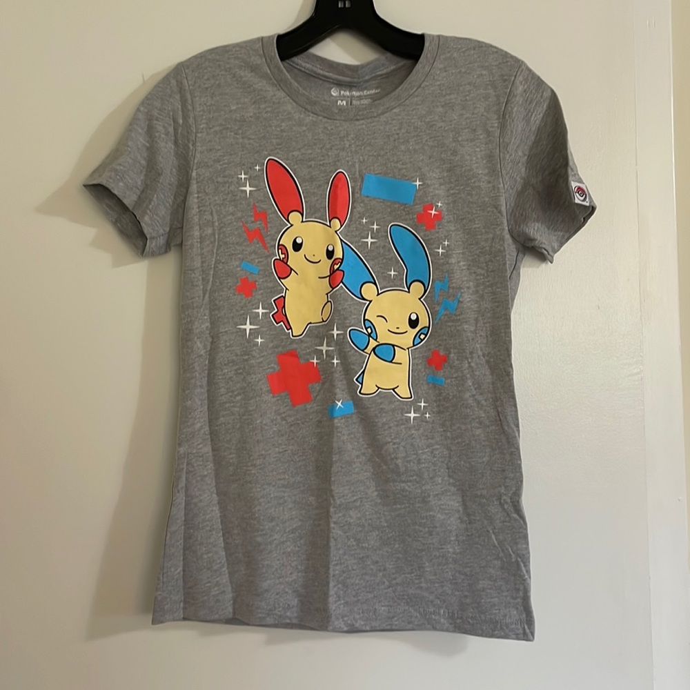 Pokémon t shirt size women medium